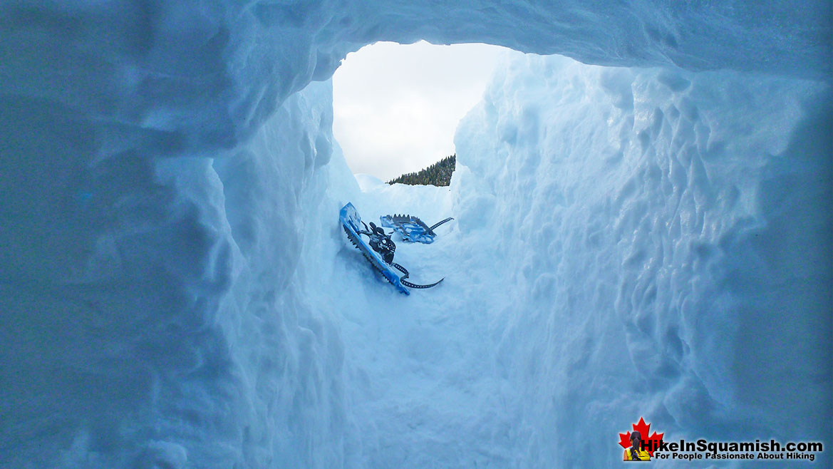 Elfin Lakes Quinzee(Snow Cave Shelter)