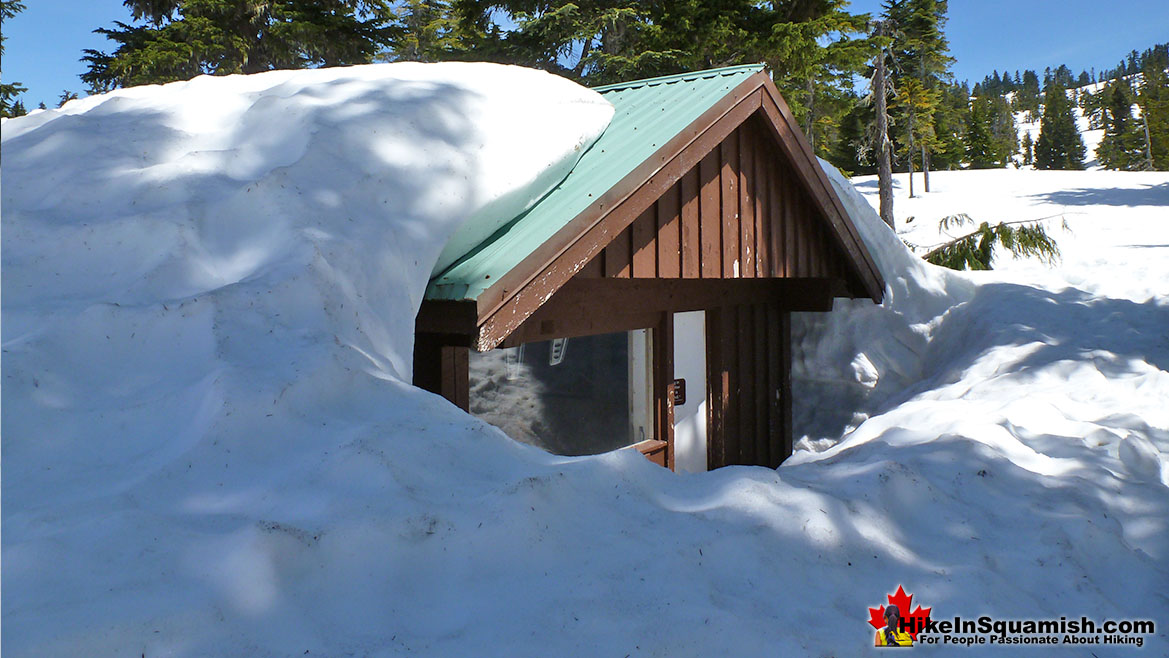 Elfin Lakes Red Heather Hut